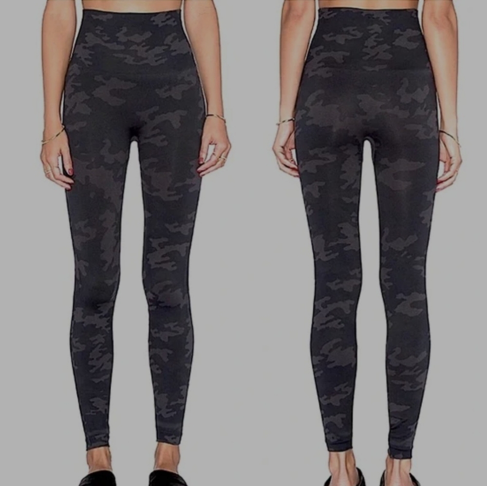 SPANX Seemless Leggings - Core & Tummy Control Core - Large New